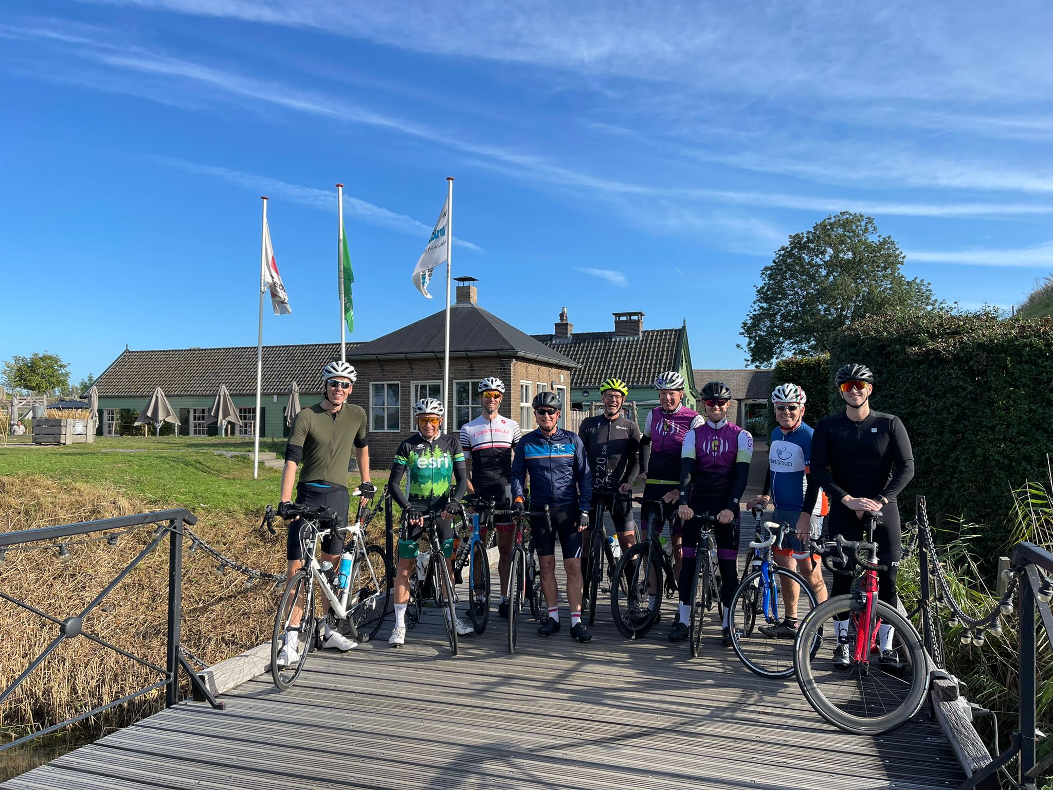 5deaf5e9 da23 42d2 8126 39e7cd1f7553